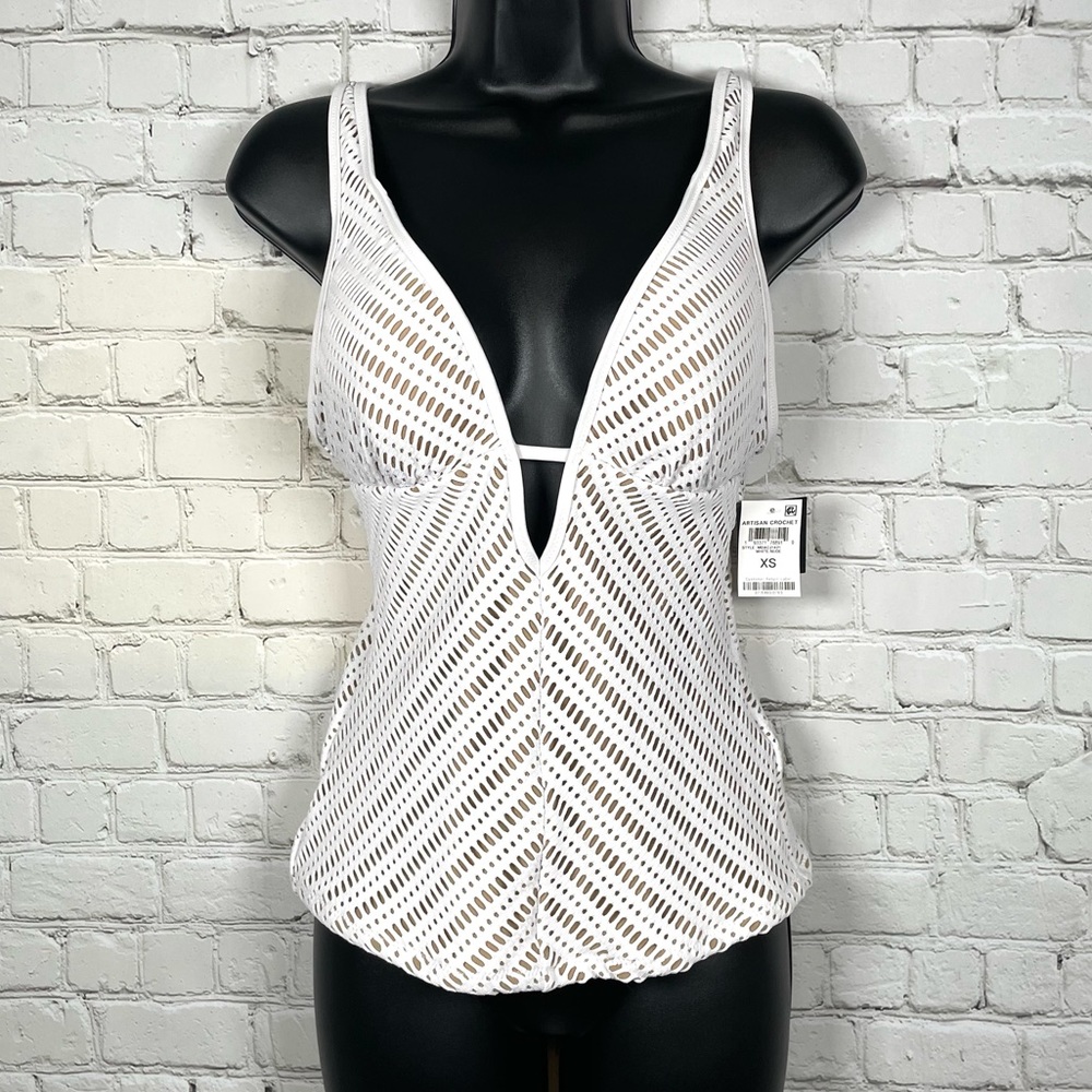 3/$20 NWT Bar III Crochet Plunge Tankini Top XS